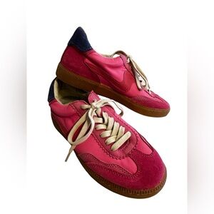 Dolce Vita 6.5 Pink and Navy Athletic Shoes sneakers / tennis shoes